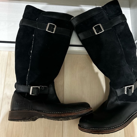 Ugg boots size 9 - Picture 1 of 6